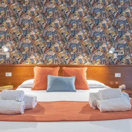 Vittoria Garden Suites Elegant Guesthouse Near Colosseum